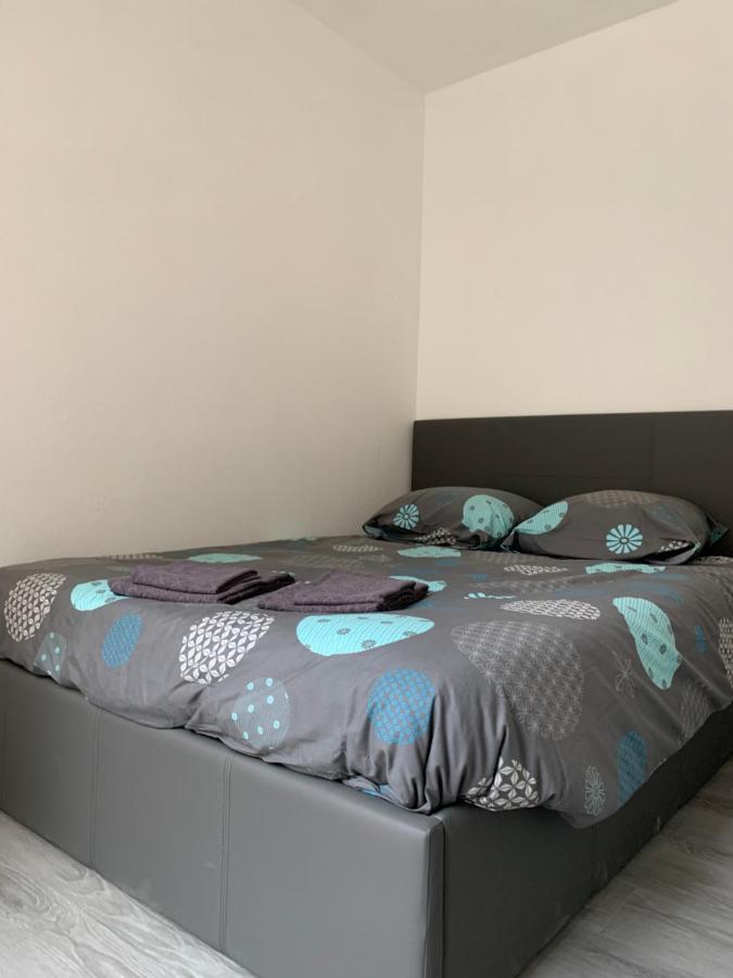Charmant F1 Centre Mandelieu Avec Piscine Apartment Exterior photo