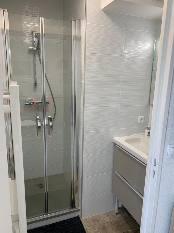 Charmant F1 Centre Mandelieu Avec Piscine Apartment Exterior photo